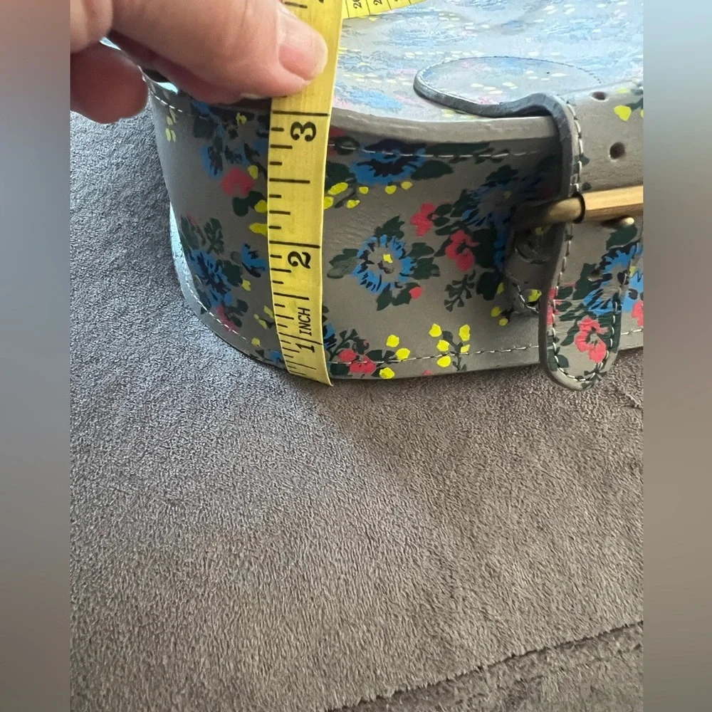 Johnnie B Floral Crossbody - Picture 4 of 10